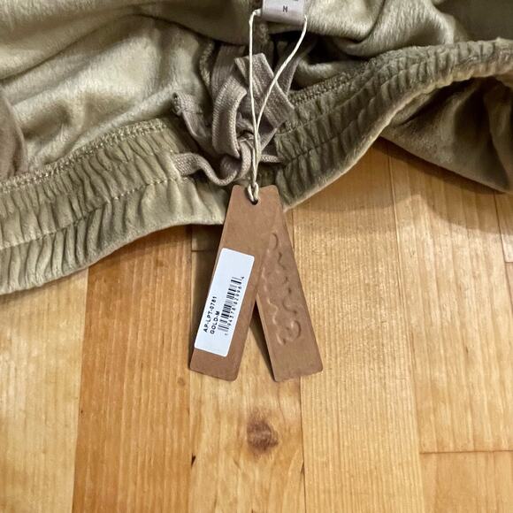 SKIMS Pants Kim Kardashian Velour Track High Rise Wide leg Lounge Gold Pockets M - Picture 9 of 12